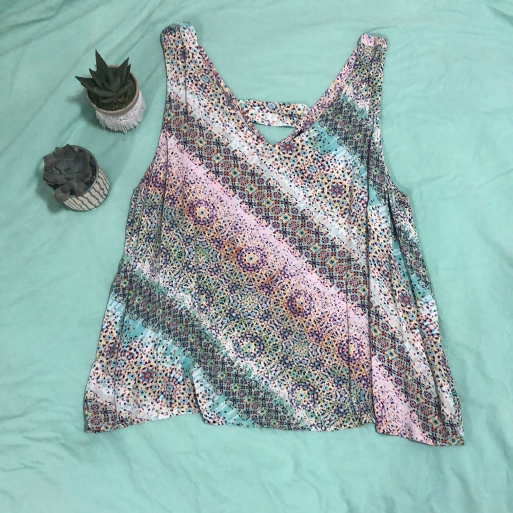 Bar Back Patterned Tank Top🌈 🌟